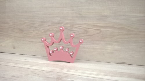 Coroa em mdf com aplicação de strass ou pérola - 16 cm