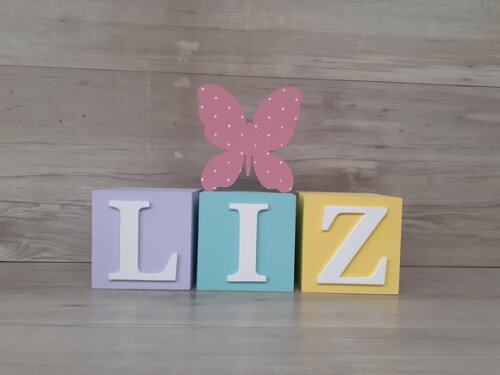 Cubos com Nome - Mod. Clássico - 10 x 10 x 10 cm + Borboleta