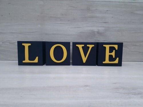Cubos Decorativos LOVE - 10 x 10 x 10 cm