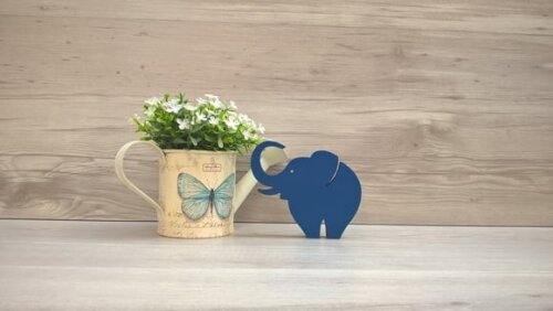 Elefante de mesa em MDF - Decoração Infantil - 10 cm
