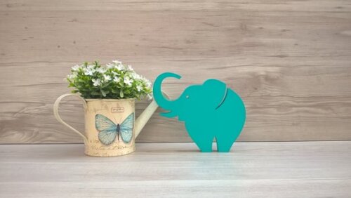 Elefante de mesa em MDF - Decoração Infantil - 13 cm