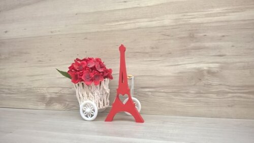 Escultura Torre Eiffel in Love