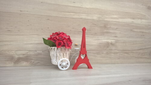 Escultura Torre Eiffel in Love