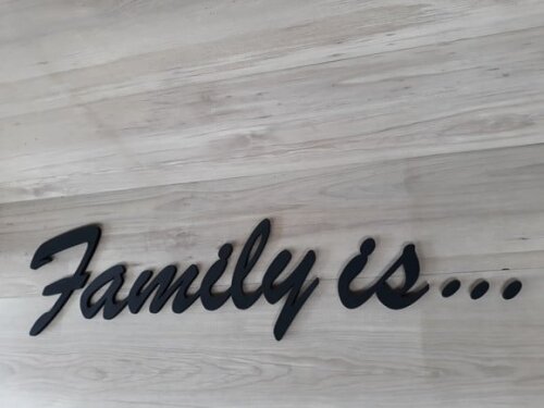Family Is... - Palavra Decorativa de Parede em mdf