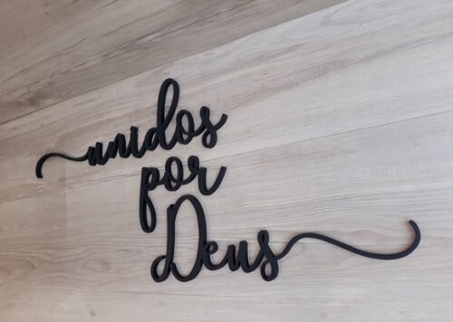 Frase em mdf para decoração de parede - unidos por Deus -