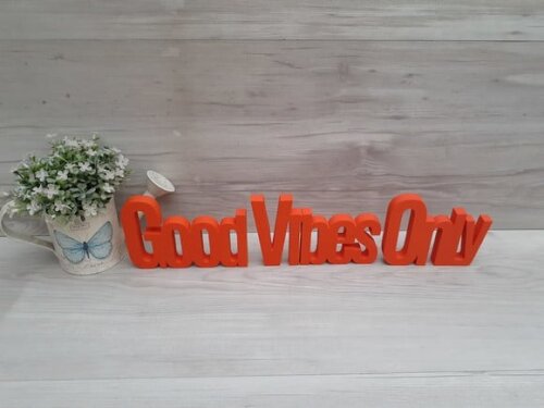 Good Vibes Only - Palavras Decorativas de mesa em MDF