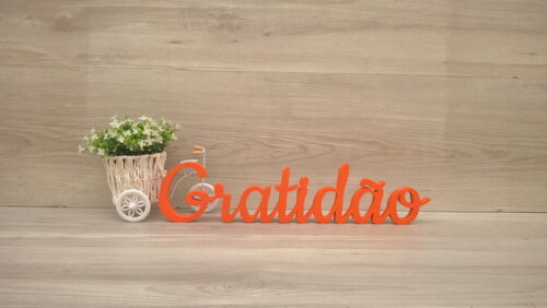 Gratidão - Palavra de mesa em MDF