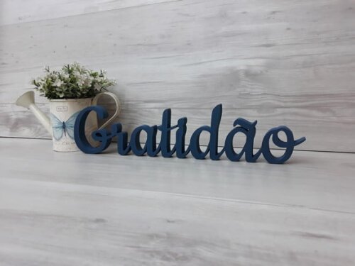 Gratidão - Palavra de mesa em MDF - Tamanho M