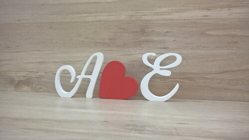 Iniciais cursivas com coração - 15 cm