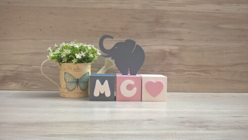 Iniciais em Cubos + Coração - 6 x 6 x 6 cm + Elefante 10 cm