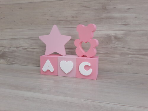 Iniciais em Cubos 6 x 6 x 6 cm + Coração + Estrela + Ursinho