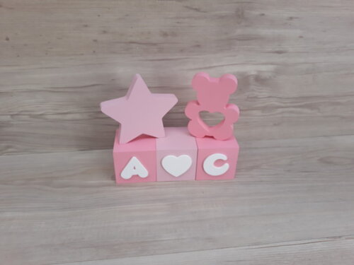 Iniciais em Cubos 6 x 6 x 6 cm + Coração + Estrela + Ursinho