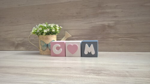 Iniciais em Cubos Decorativos + coração - 6 x 6 x 6 cm