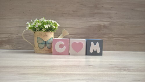Iniciais em Cubos Decorativos + coração - 6 x 6 x 6 cm