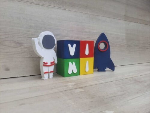 Kit Espacial - Nome em Cubos 4 Letras + Foguete + Astronauta