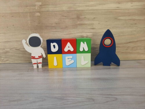 Kit Espacial - Nome em Cubos 6 Letras + Foguete + Astronauta