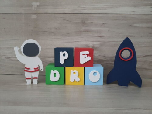 Kit Espacial - Nome em Cubos 5 Letras + Foguete + Astronauta