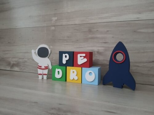 Kit Espacial - Nome em Cubos 5 Letras + Foguete + Astronauta