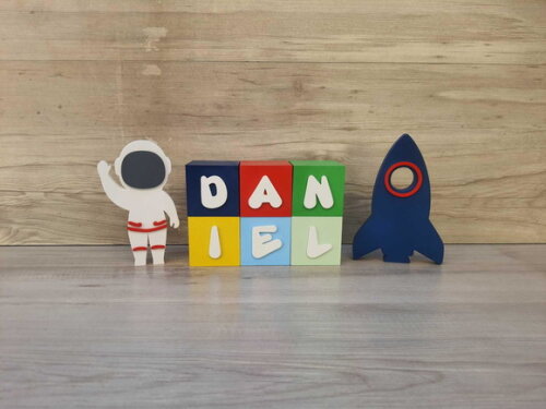 Kit Espacial - Nome em Cubos 6 Letras + Foguete + Astronauta
