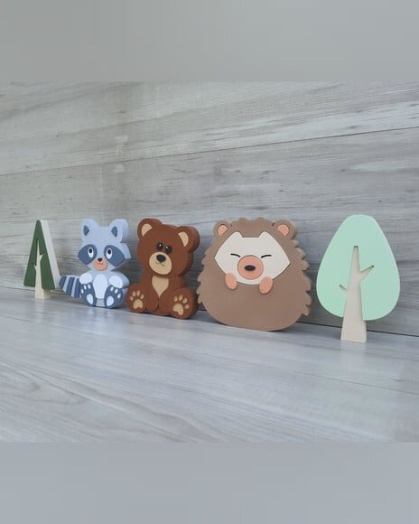 Kit Guaxinim, Porco Espinho, Ursinho e Árvores - 15 cm - mdf