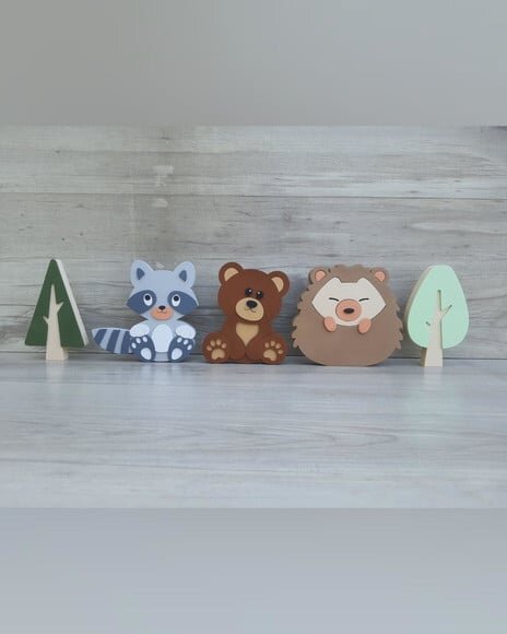 Kit Guaxinim, Porco Espinho, Ursinho e Árvores - 15 cm - mdf
