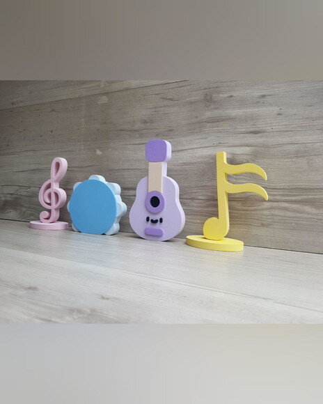 Kit Musical em mdf - 2 Notas Musicais, Pandeiro e Violão