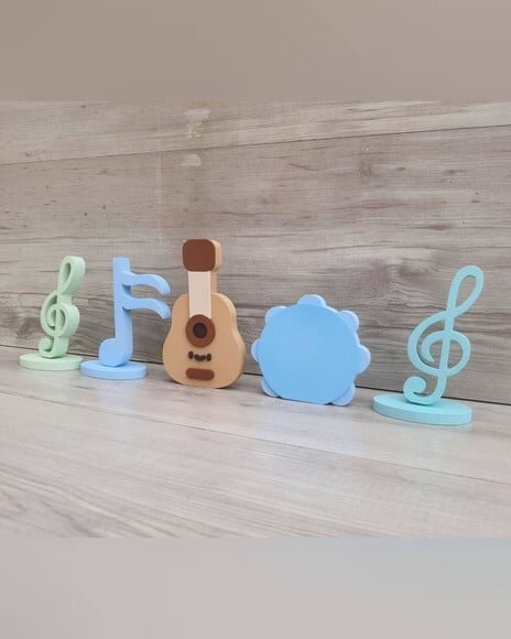 Kit Musical em mdf - 3 Notas Musicais, Pandeiro e Violão