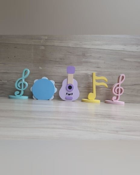 Kit Musical em mdf - 3 Notas Musicais, Pandeiro e Violão