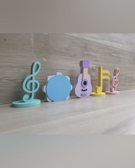 Kit Musical em mdf - 3 Notas Musicais, Pandeiro e Violão