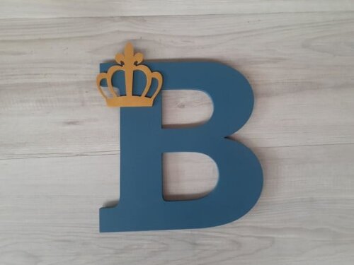 Letra com Aplique Coroa - em mdf - 25 cm - Parede