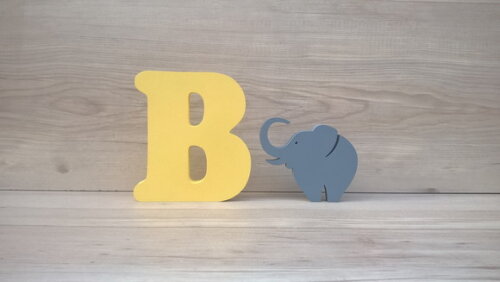 Letra em MDF - modelo CB - 15 cm + Elefante 10 cm