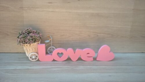 Love vazado coração - linha DW + coração 10 cm