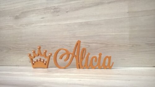 Nome De Mesa Em Mdf - Linha Ls - Alícia 13 Cm + Coroa 10 Cm