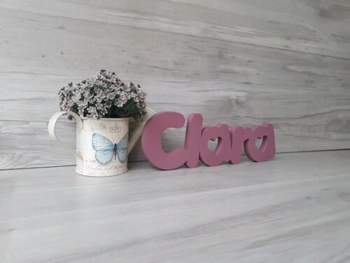 Nome de mesa em MDF - Mod PK Vazado Coração - Clara 10 cm