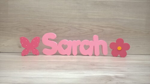 Nome de mesa em MDF - Mod PK Vazado Coração - Sarah 10 cm