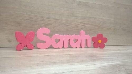 Nome de mesa em MDF - Mod PK Vazado Coração - Sarah 10 cm