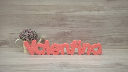 Nome de mesa em MDF - Mod PK Vazado Coração - Valentina 10cm