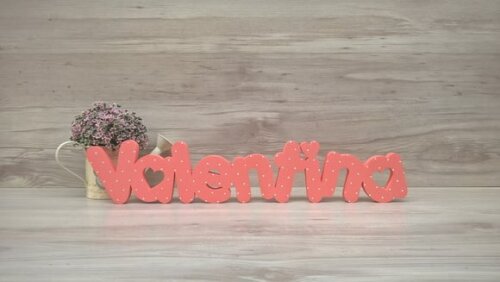 Nome de mesa em MDF - Mod PK Vazado Coração - Valentina 10cm