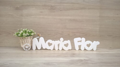 Nome de mesa em MDF - Mod PK Vazado Coração- Maria Flor 10cm