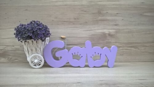 Nome de Mesa em mdf - Mod Pk Vazado Coroa - Gaby 10 cm