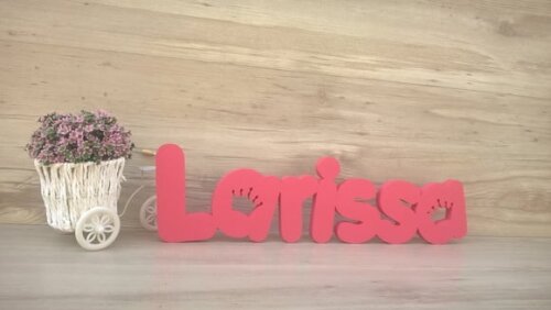 Nome de Mesa em mdf - Mod Pk Vazado Coroa - Larissa 13 cm