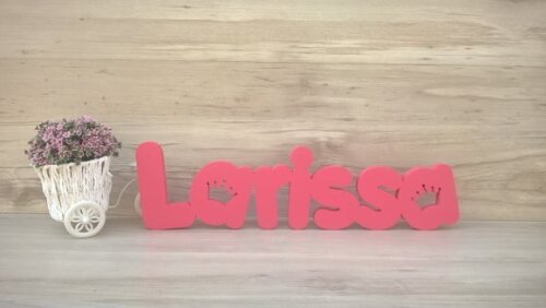 Nome de Mesa em mdf - Mod Pk Vazado Coroa - Larissa 13 cm