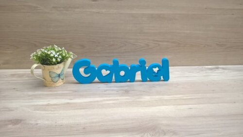 Nome de mesa em MDF - Mod PK Vazado Misto - Gabriel 10 cm