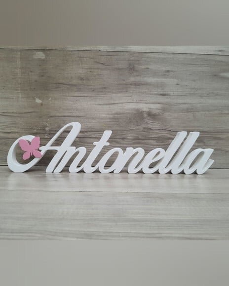 Nome de Mesa em mdf com Aplique Borboleta- Antonella - 10 cm