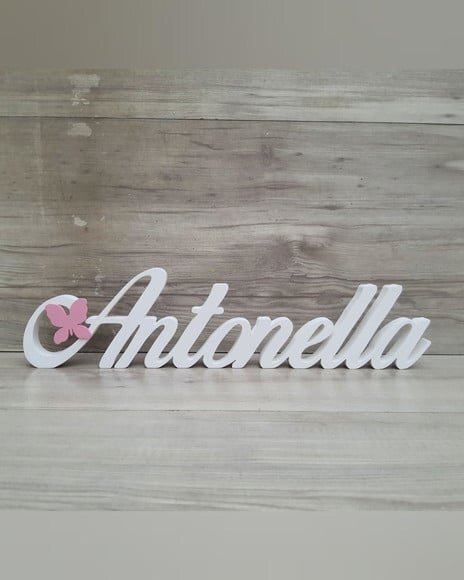 Nome de Mesa em mdf com Aplique Borboleta- Antonella - 10 cm