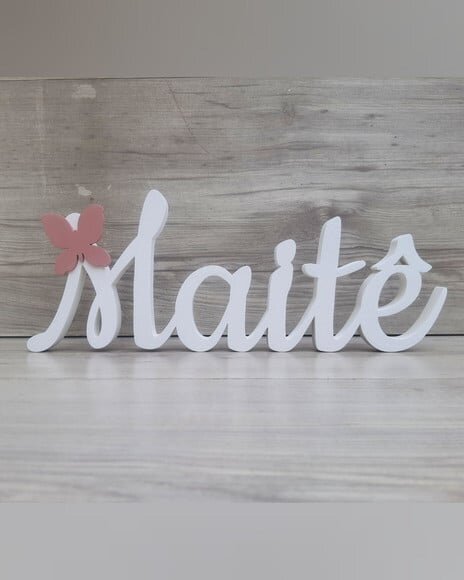 Nome de Mesa em mdf com Aplique Borboleta- Maitê - 13 cm