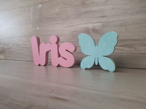 Nome de Mesa em mdf Mod Pk - Iris- 10 cm + Borboleta