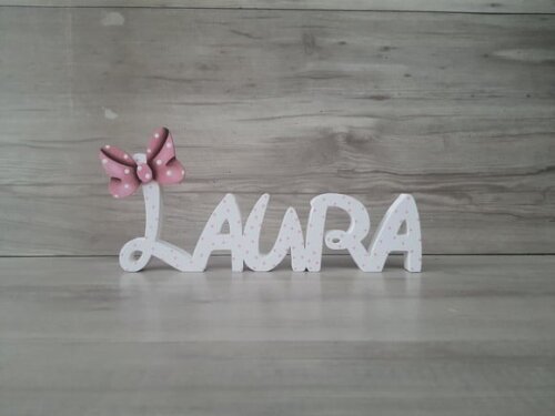Nome de Mesa em mdf Modelo Disney - Laura - 10 cm