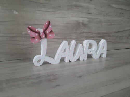 Nome de Mesa em mdf Modelo Disney - Laura - 10 cm