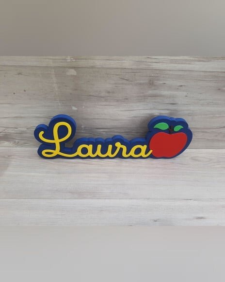 Nome de Mesa Tema Branca de Neve - Laura - 15 cm